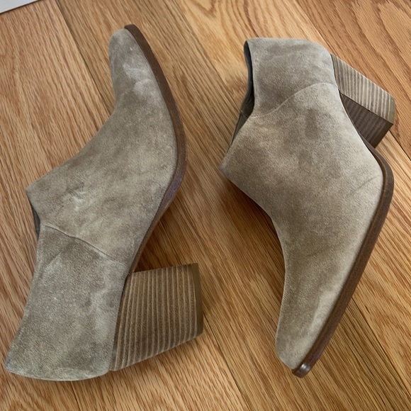 Vince women’s 9.5 M Hamilton -clay suede boots. - Picture 8 of 12